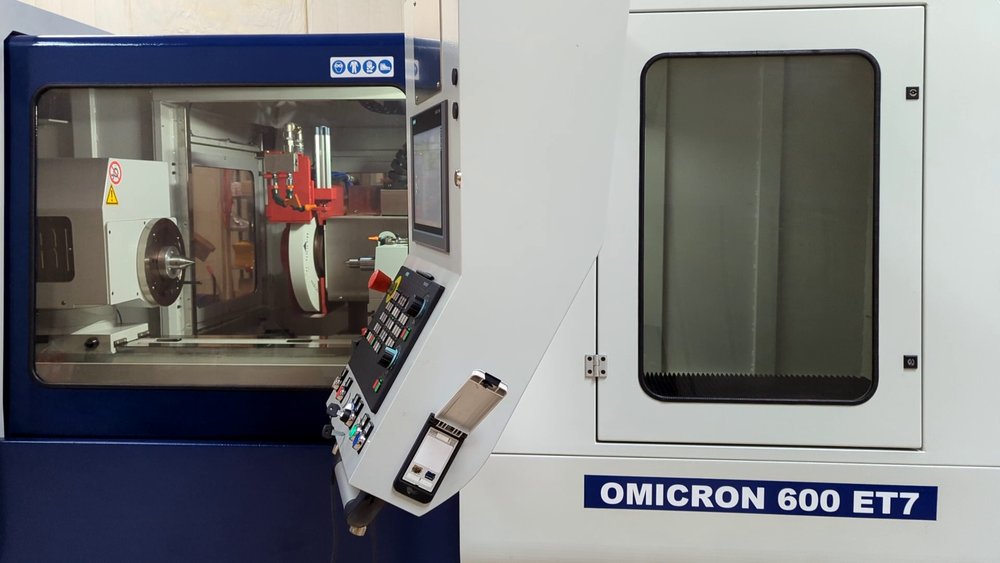 The OMICRON 600 E T7 — Semi-Auto Cylindrical Grinding Machine
