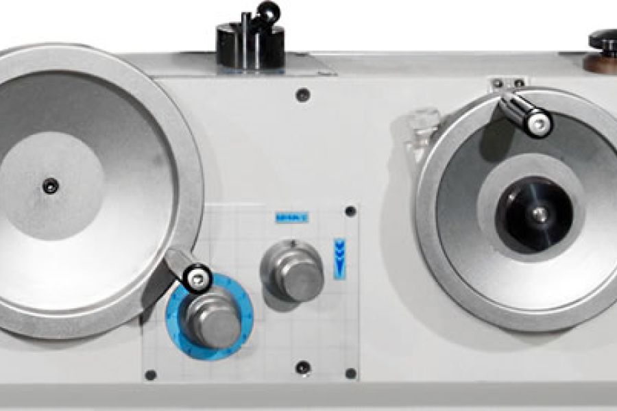 Manual handwheels for table and wheelhead feeds